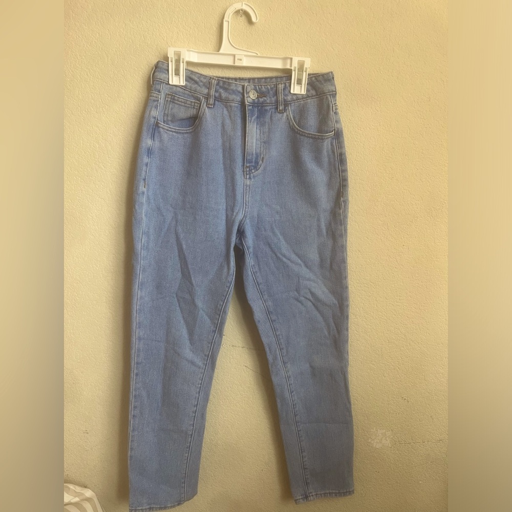 Straight leg no ripped John Galt ( Brandy Melville ) Blue jeans!